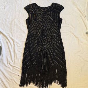 Elegant Black and Gold Sequin Dress flapper girl style 20s vintage style
